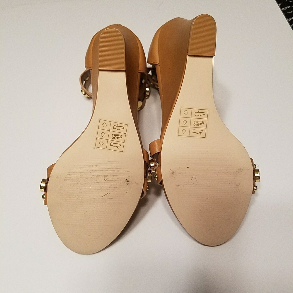 Shoes - Picture 2 of 3